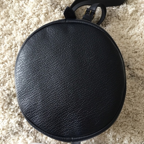 SOLD: Madewell bucket crossbody handbag - Picture 6 of 8